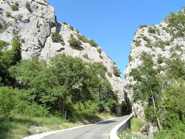 La Baptistine Face Au Ventoux La Clue Plaisians 外观 照片